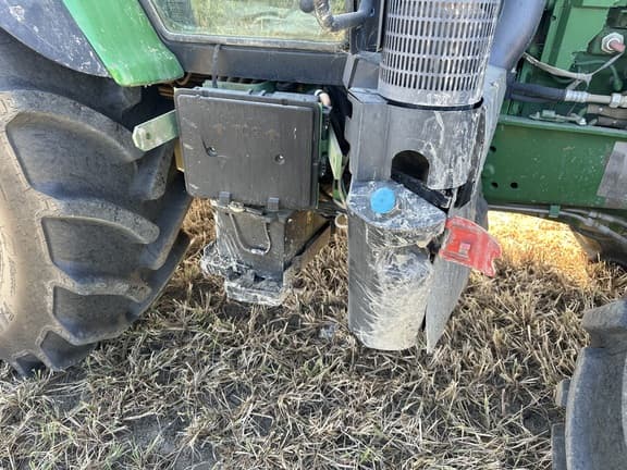 Image of John Deere 6105R equipment image 4