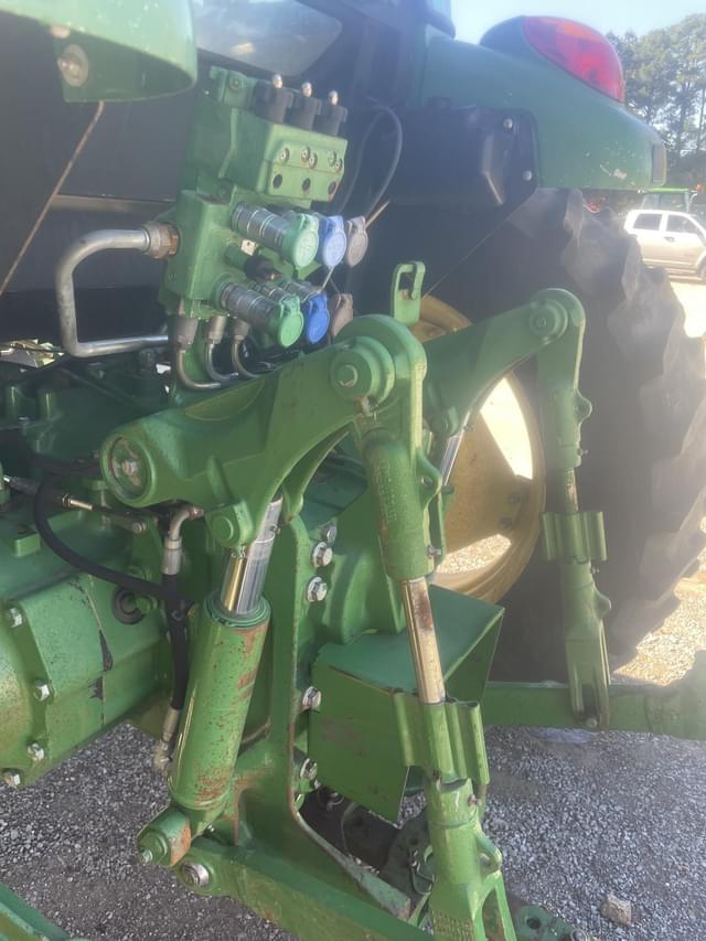 Image of John Deere 6115D equipment image 3