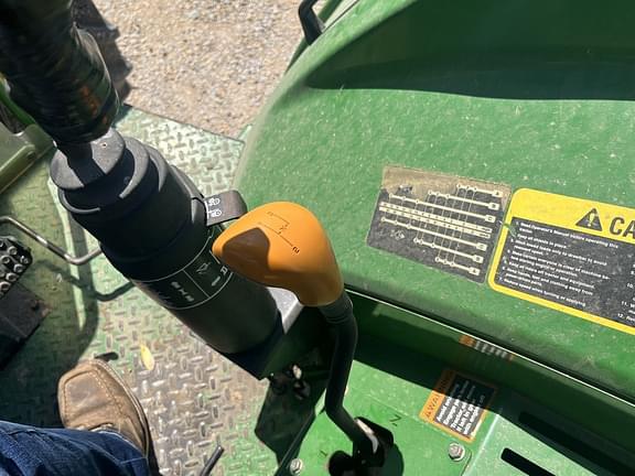 Image of John Deere 6115D equipment image 4