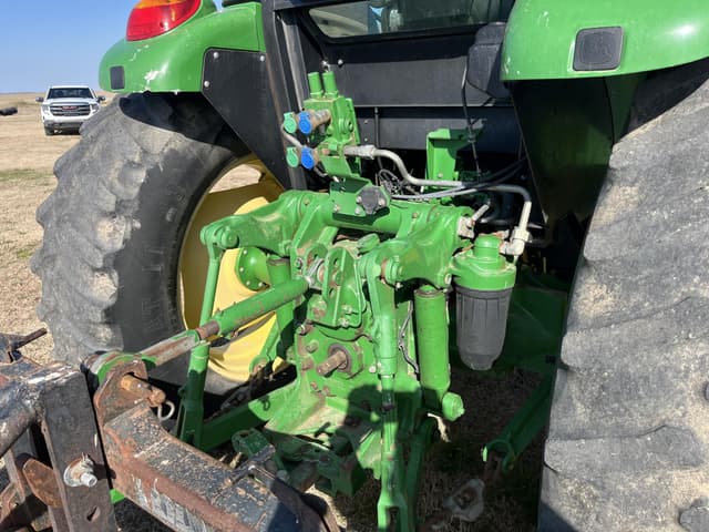 Image of John Deere 6115D equipment image 4