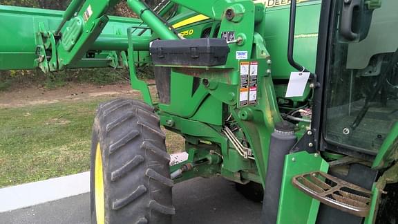 Image of John Deere 6115D equipment image 4