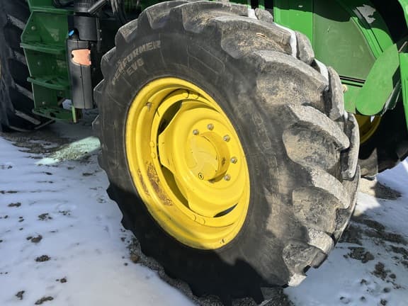 Image of John Deere 6115M equipment image 3
