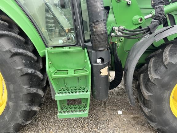 Image of John Deere 6115M equipment image 4