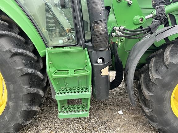 Image of John Deere 6115M equipment image 4