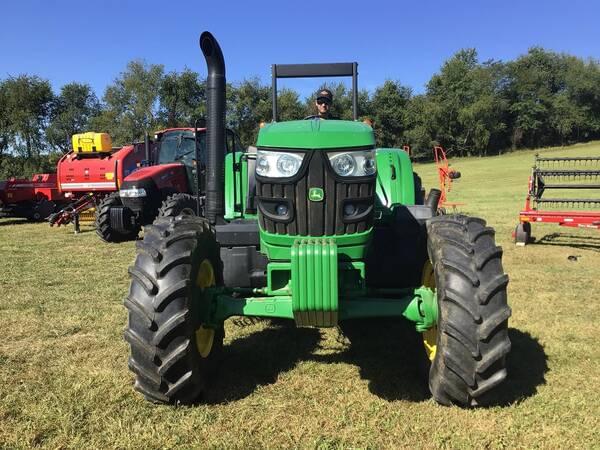 Image of John Deere 6115M equipment image 4