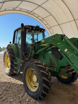 Image of John Deere 6115M equipment image 1