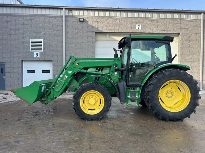 John Deere 6115R Equipment Image0