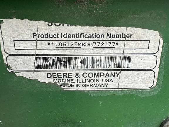 Image of John Deere 6125M equipment image 2