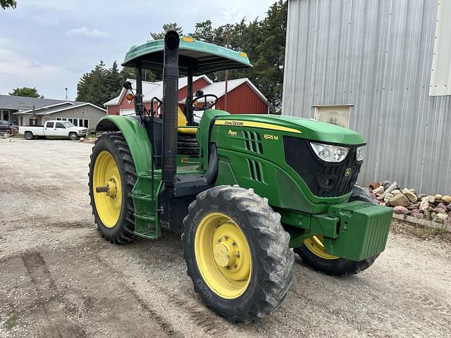 Image of John Deere 6125M equipment image 2