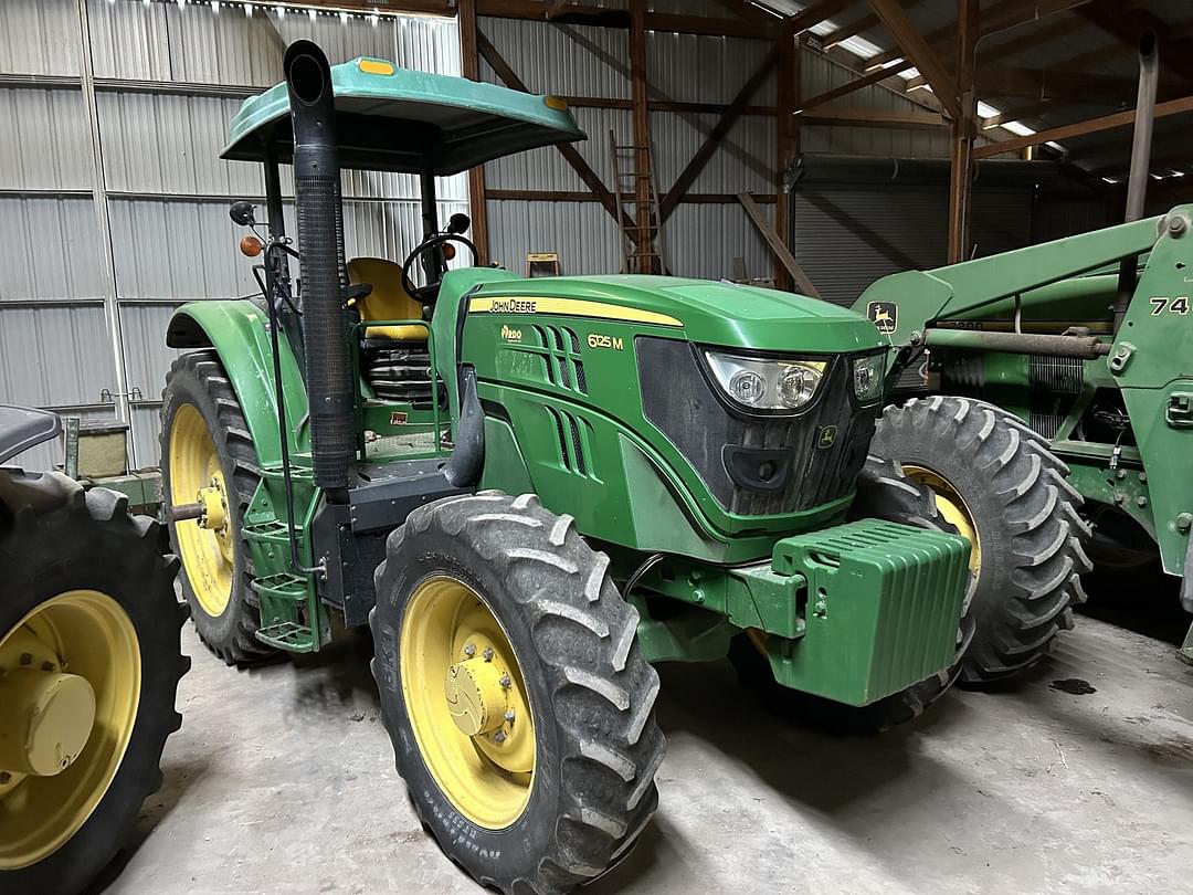 Image of John Deere 6125M Primary image