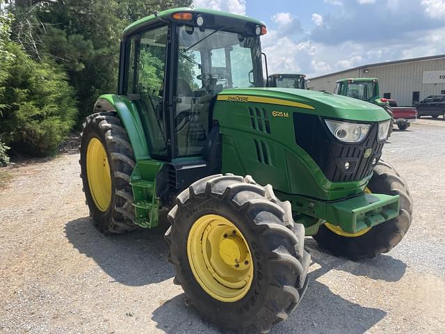 Image of John Deere 6125M equipment image 4