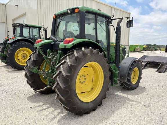 Image of John Deere 6125M equipment image 4