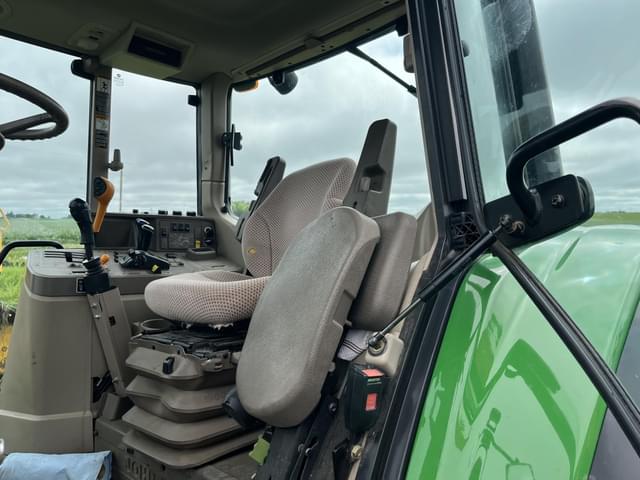 Image of John Deere 6125M equipment image 2