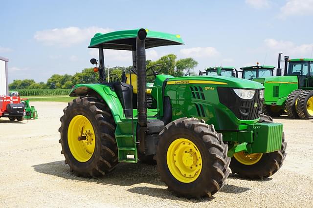 Image of John Deere 6125M equipment image 1