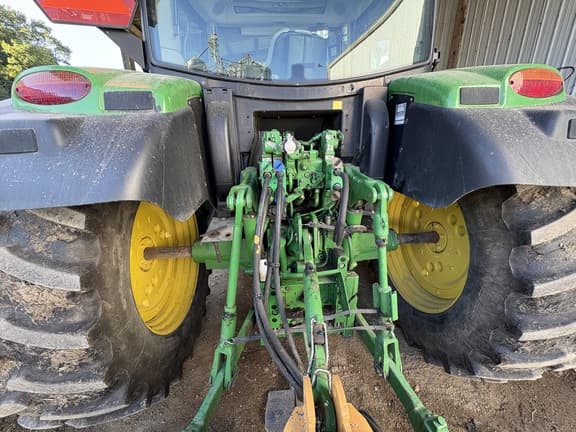 Image of John Deere 6125R equipment image 1