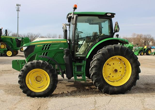 Image of John Deere 6125R equipment image 1