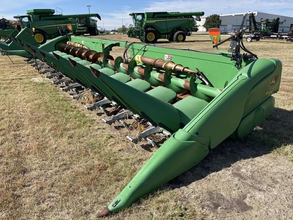 Image of John Deere 612C equipment image 2