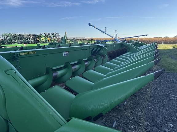 Image of John Deere 612C equipment image 3