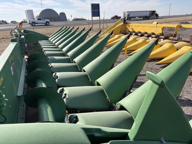 Image of John Deere 612C equipment image 2