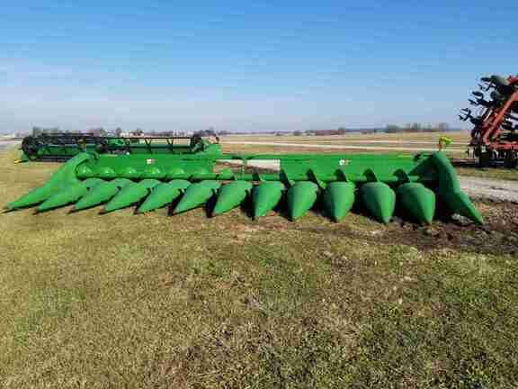 Main image John Deere 612C