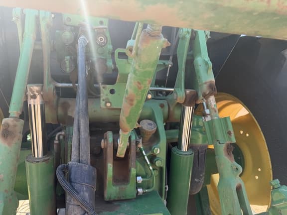 Image of John Deere 6130D equipment image 4