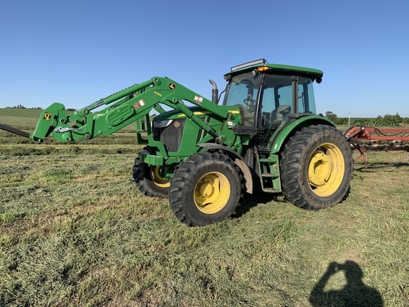 2013 John Deere 6130D Equipment Image0