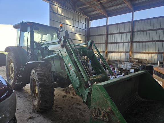 Image of John Deere 6130D equipment image 4