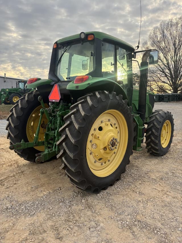 Image of John Deere 6140M equipment image 4