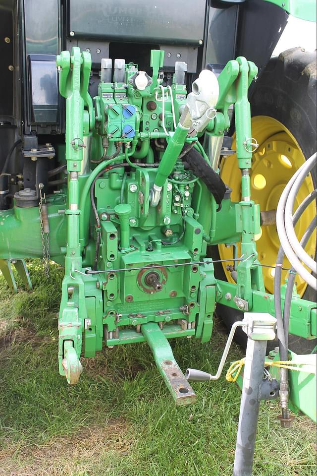 Image of John Deere 6150M equipment image 4