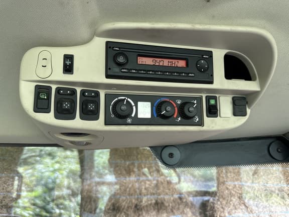Image of John Deere 6150R equipment image 4