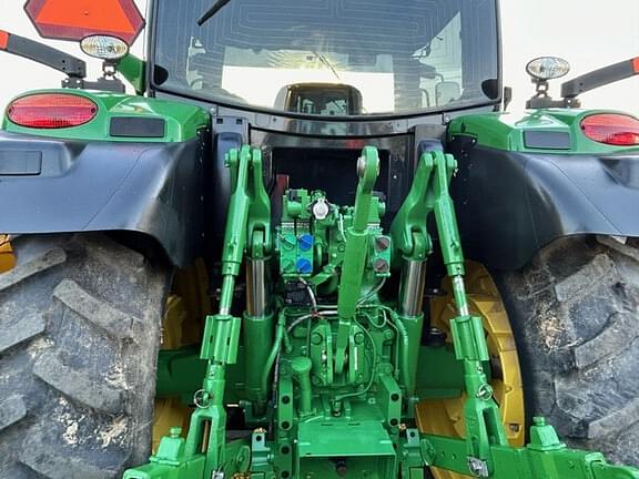 Image of John Deere 6150R equipment image 4