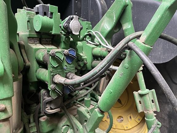 Image of John Deere 6150R equipment image 4