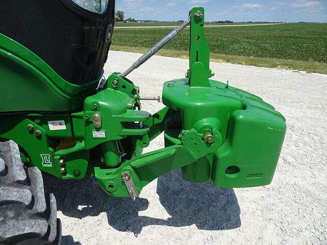 Image of John Deere 6150R equipment image 3