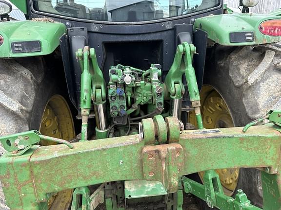 Image of John Deere 6150R equipment image 4