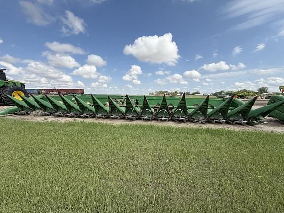 Image of John Deere 616C equipment image 3
