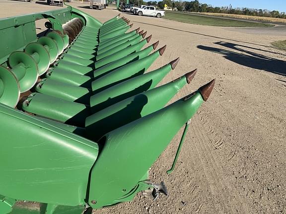 Image of John Deere 618C equipment image 1