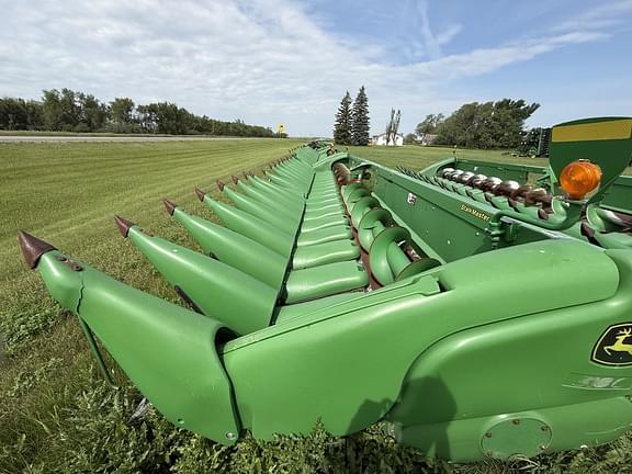 Image of John Deere 618C equipment image 3