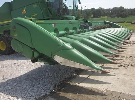 Image of John Deere 618C equipment image 2