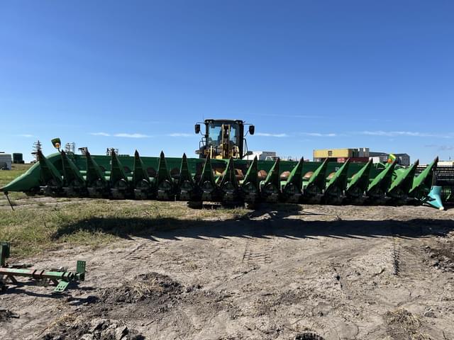 Image of John Deere 618C equipment image 1
