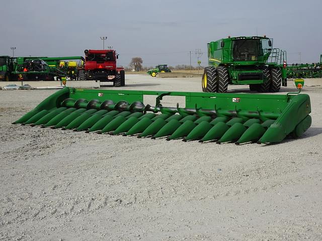 Image of John Deere 618C equipment image 1