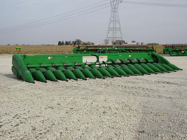 Image of John Deere 618C equipment image 3