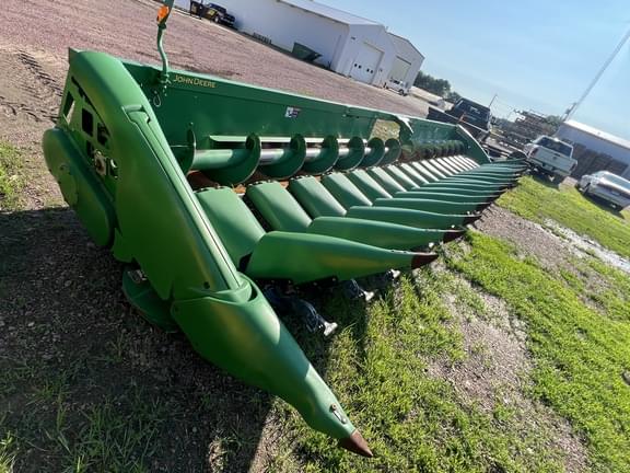 Image of John Deere 618C equipment image 1
