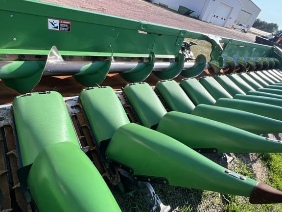 Image of John Deere 618C equipment image 4