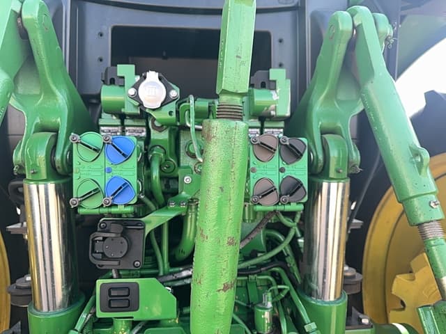 Image of John Deere 6190R equipment image 4