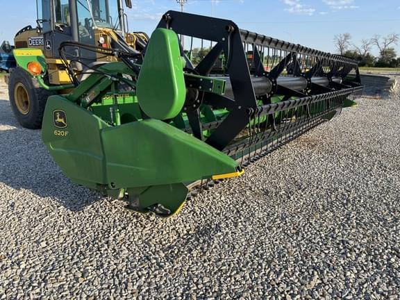 Image of John Deere 620F equipment image 4