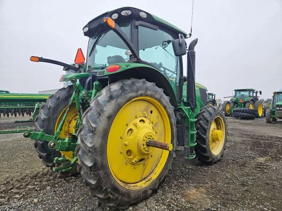 Image of John Deere 6210R equipment image 2