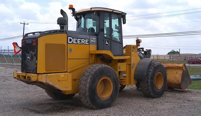 Image of John Deere 624K equipment image 4