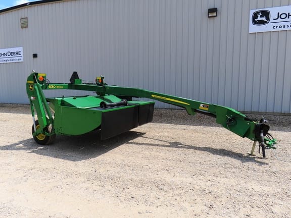 2013 John Deere 630 Equipment Image0