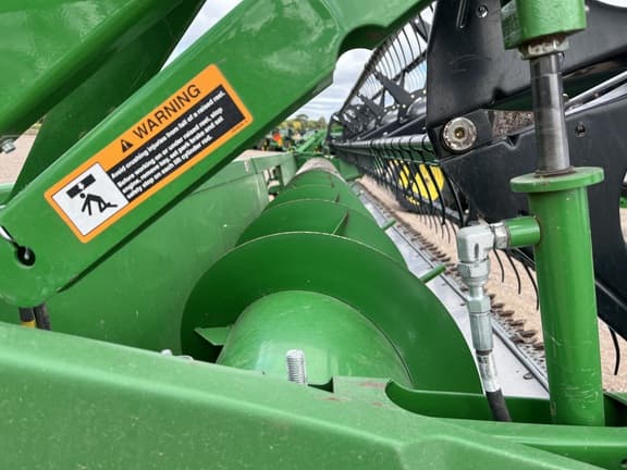 Image of John Deere 630F equipment image 3