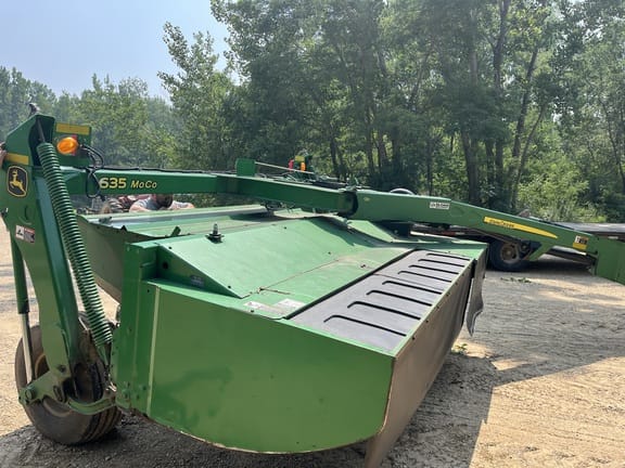 2013 John Deere 635 Equipment Image0